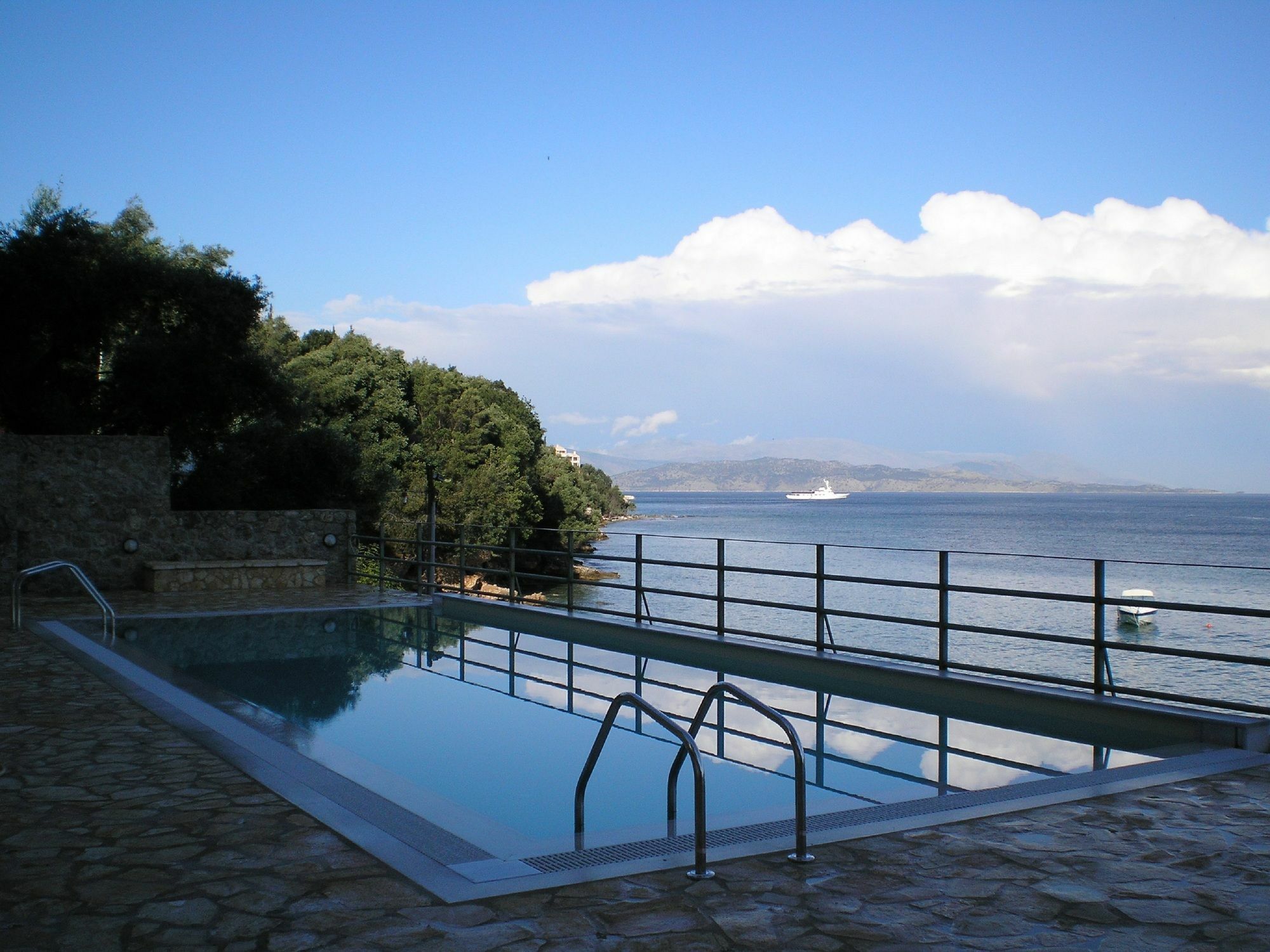 Glyfa Beach Villas Μπαρμπάτι Εξωτερικό φωτογραφία
